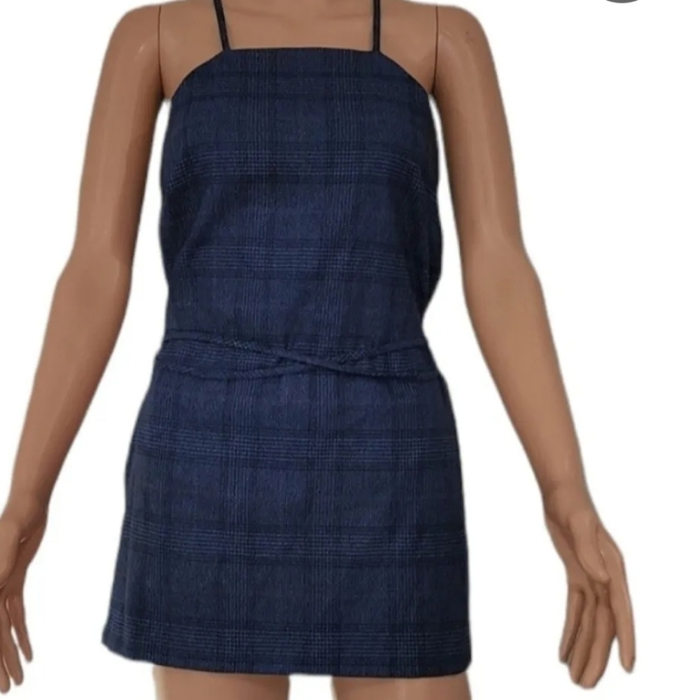 Banana Republic acrylic apron top